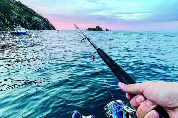 Fishing Monthly Magazines : Ten beach fishing tips